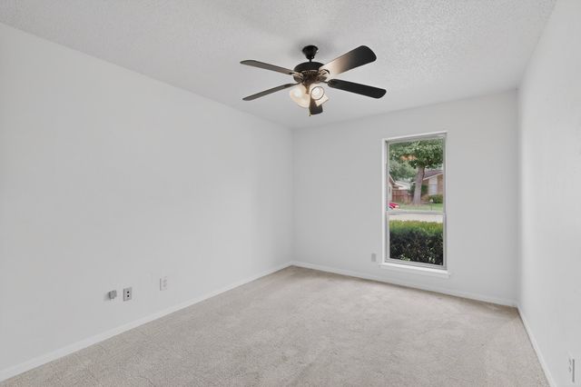 949 Meadowdale Circle, Garland, TX 75043