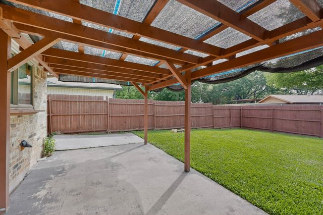 949 Meadowdale Circle, Garland, TX 75043
