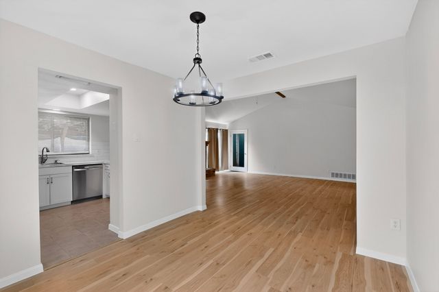 949 Meadowdale Circle, Garland, TX 75043