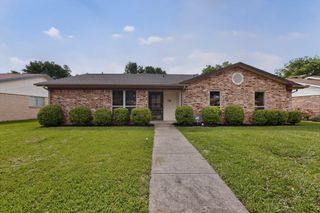 949 Meadowdale Circle, Garland, TX 75043