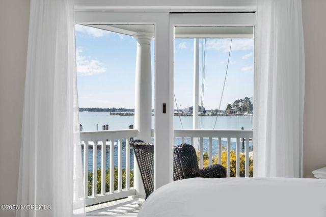 21 River Avenue, Island Heights, NJ 08732