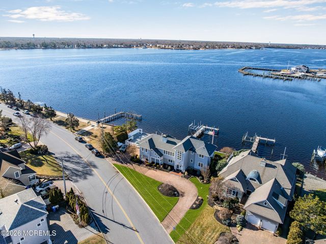 21 River Avenue, Island Heights, NJ 08732