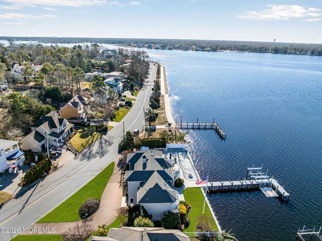 21 River Avenue, Island Heights, NJ 08732