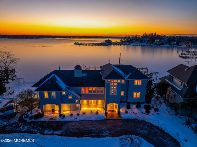 21 River Avenue, Island Heights, NJ 08732