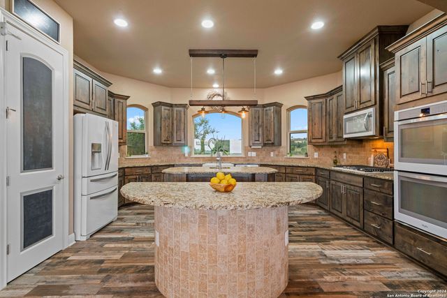 189 Dry Bear Creek, New Braunfels, TX 78132