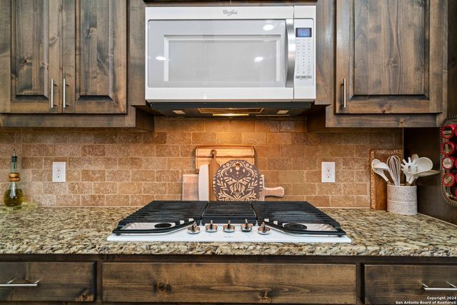 189 Dry Bear Creek, New Braunfels, TX 78132