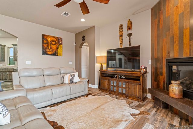 189 Dry Bear Creek, New Braunfels, TX 78132