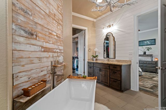 189 Dry Bear Creek, New Braunfels, TX 78132