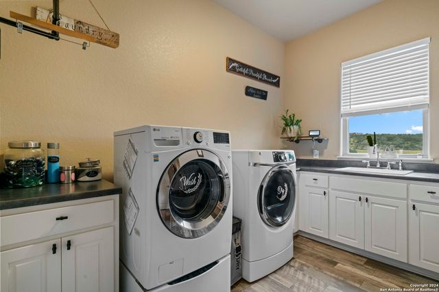 189 Dry Bear Creek, New Braunfels, TX 78132