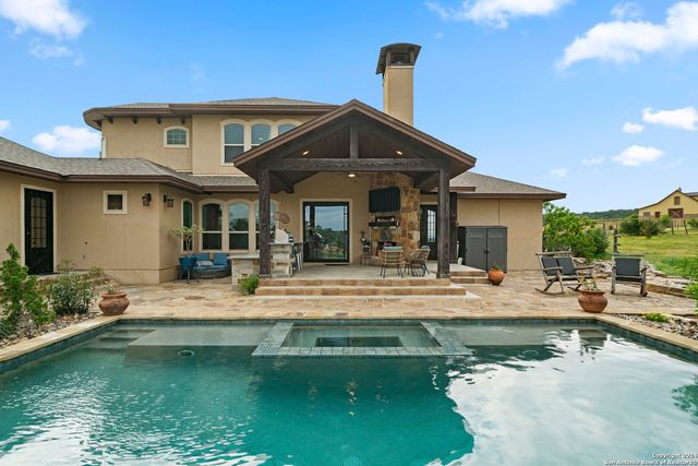 189 Dry Bear Creek, New Braunfels, TX 78132