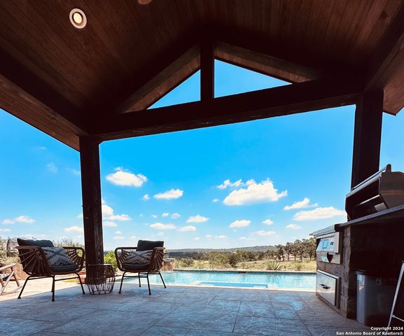 189 Dry Bear Creek, New Braunfels, TX 78132