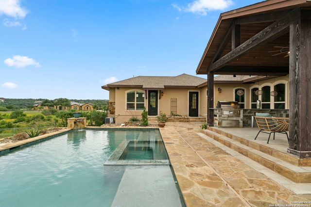189 Dry Bear Creek, New Braunfels, TX 78132