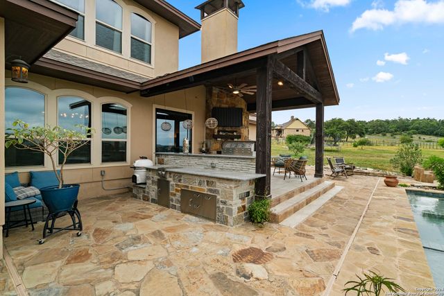 189 Dry Bear Creek, New Braunfels, TX 78132