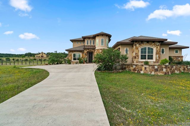 189 Dry Bear Creek, New Braunfels, TX 78132