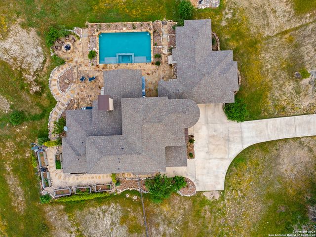 189 Dry Bear Creek, New Braunfels, TX 78132