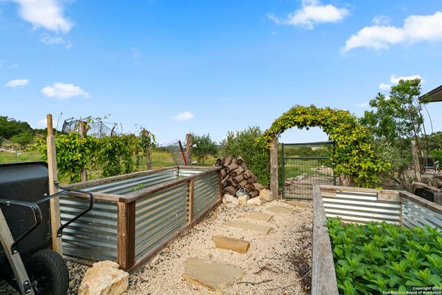 189 Dry Bear Creek, New Braunfels, TX 78132