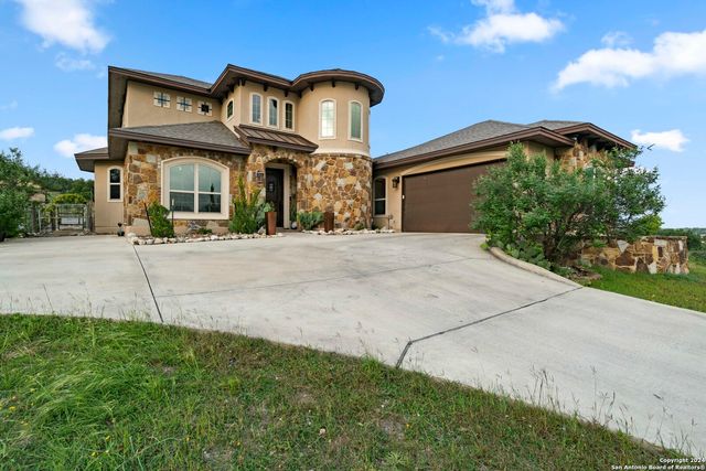 189 Dry Bear Creek, New Braunfels, TX 78132