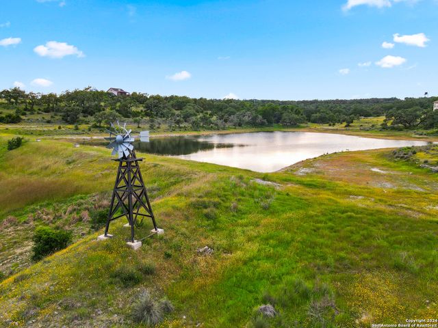 189 Dry Bear Creek, New Braunfels, TX 78132