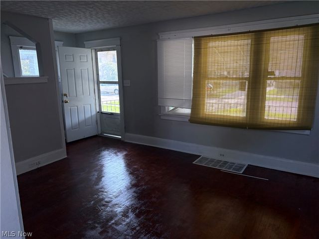 3419 W 88th Street, Cleveland, OH 44102