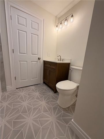 228 Third Avenue, Warwick, RI 02888