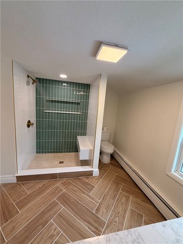 228 Third Avenue, Warwick, RI 02888