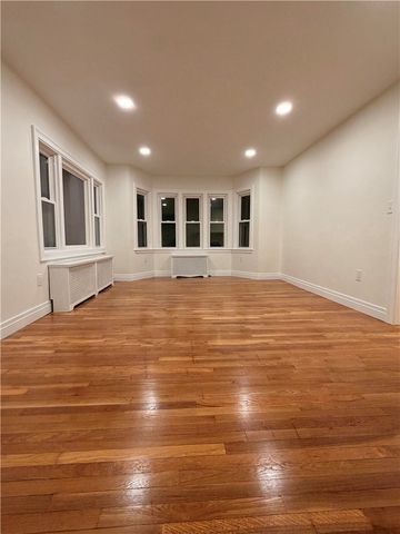 228 Third Avenue, Warwick, RI 02888