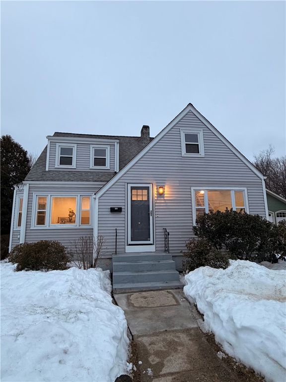 228 Third Avenue, Warwick, RI 02888