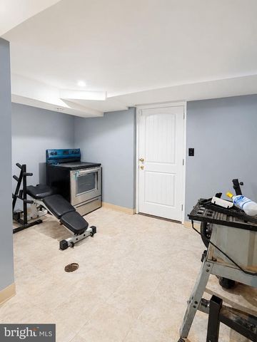 918 MENTOR AVE, Capitol Heights, MD 20743