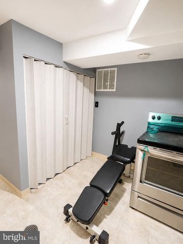 918 MENTOR AVE, Capitol Heights, MD 20743