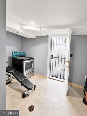 918 MENTOR AVE, Capitol Heights, MD 20743