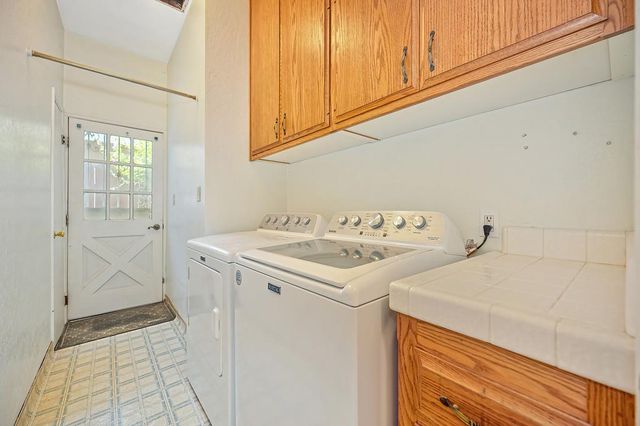 6447 Rexford Way, Carmichael, CA 95608