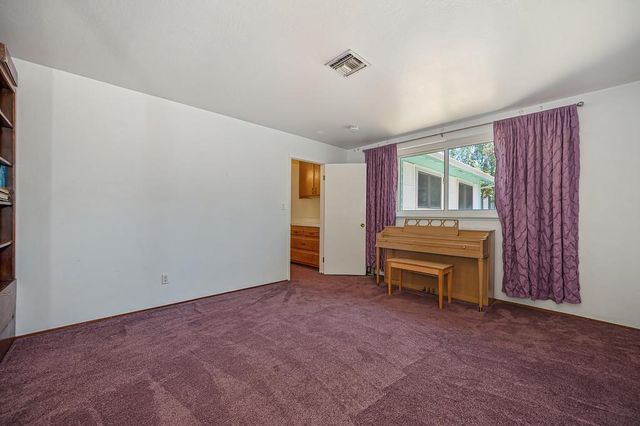 6447 Rexford Way, Carmichael, CA 95608