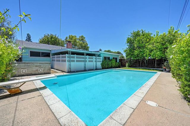6447 Rexford Way, Carmichael, CA 95608
