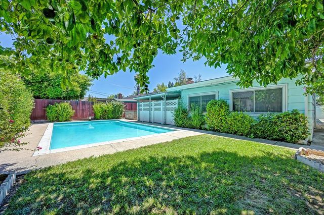 6447 Rexford Way, Carmichael, CA 95608