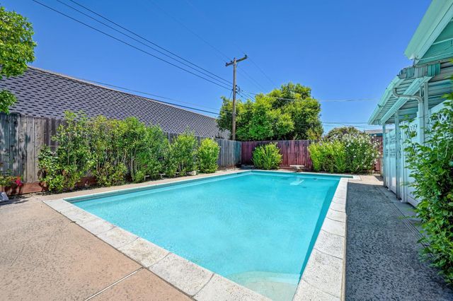 6447 Rexford Way, Carmichael, CA 95608
