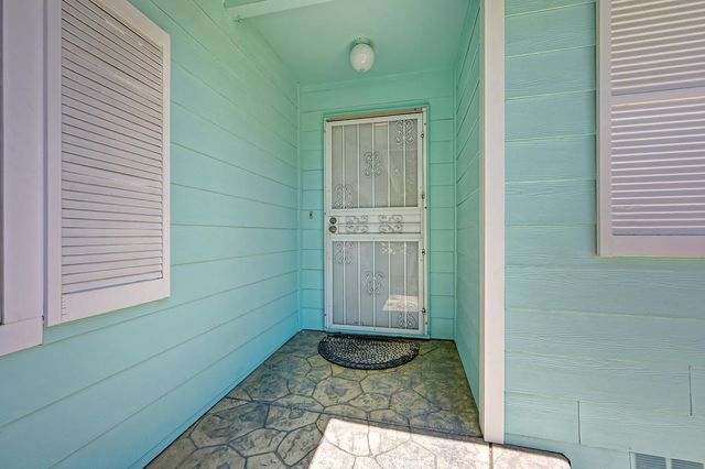 6447 Rexford Way, Carmichael, CA 95608
