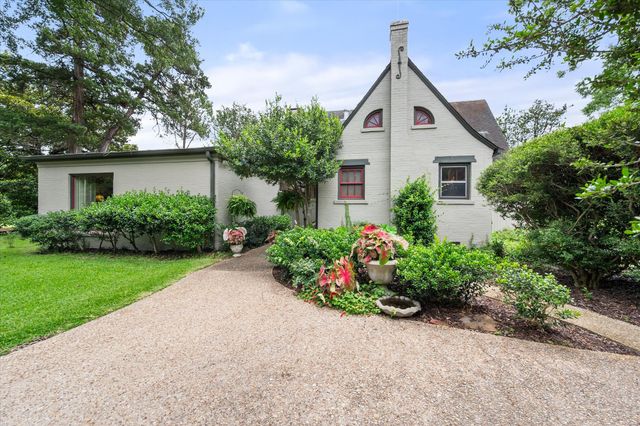 1208 Mills Place, Corsicana, TX 75110