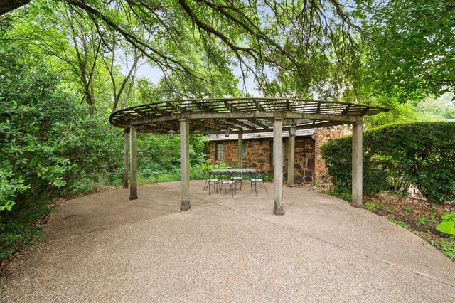 1208 Mills Place, Corsicana, TX 75110