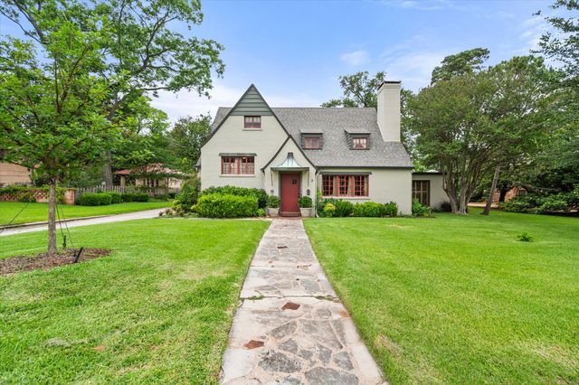 1208 Mills Place, Corsicana, TX 75110