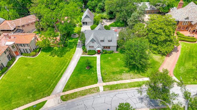 1208 Mills Place, Corsicana, TX 75110