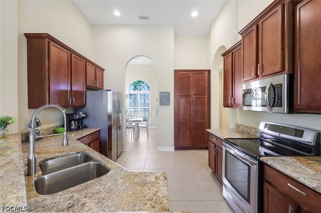 2939 SW 25th ST, Cape Coral, FL 33914