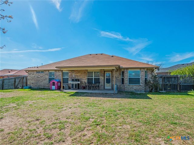105 Lignite Drive, Jarrell, TX 76537