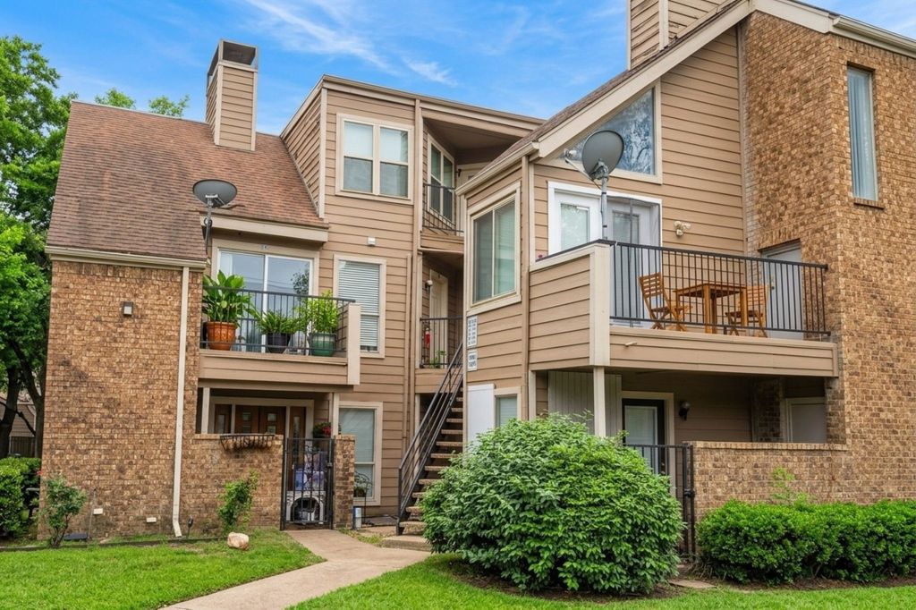 9813 Walnut Street G 201, Dallas, TX 75243
