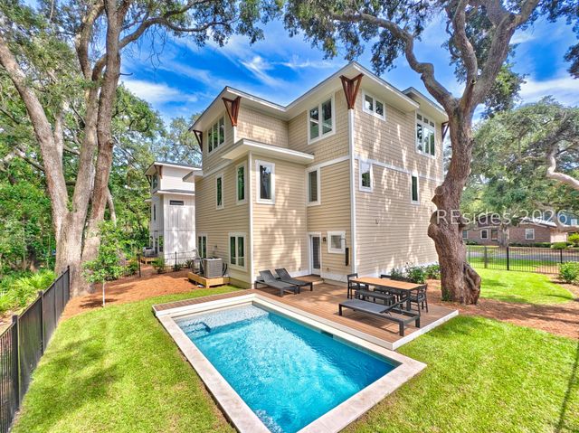 37 Oleander St, Hilton Head Island, SC 29928