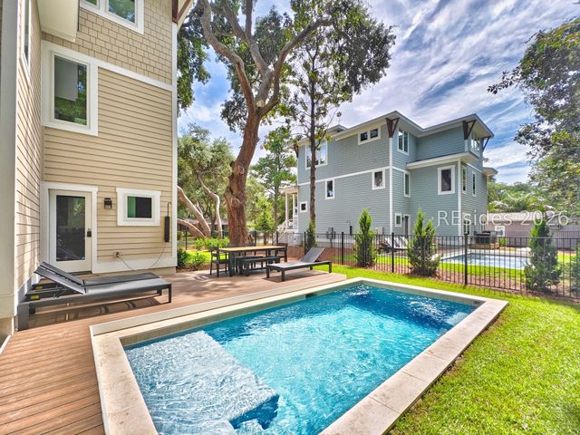 37 Oleander St, Hilton Head Island, SC 29928