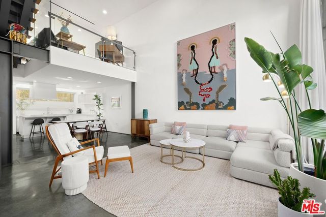 950 N Orange Grove Avenue 2, West Hollywood, CA 90046