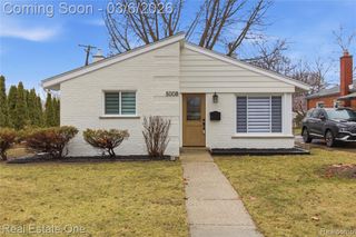 5008 Mckinley Street, Dearborn Heights, MI 48125