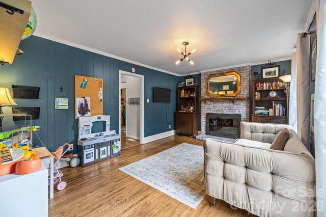 3319 Tyrone Drive, Charlotte, NC 28215