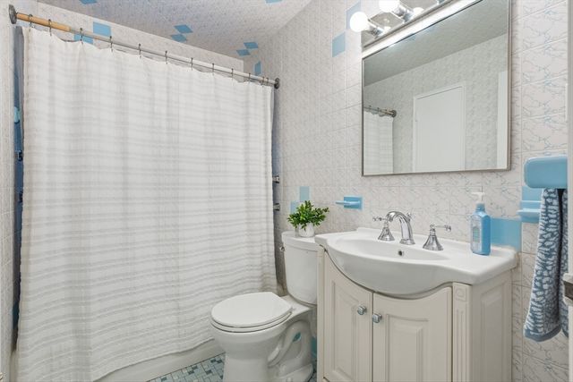 9 Anna Street, Chelmsford, MA 01863