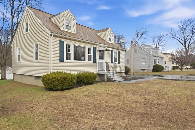 9 Anna Street, Chelmsford, MA 01863